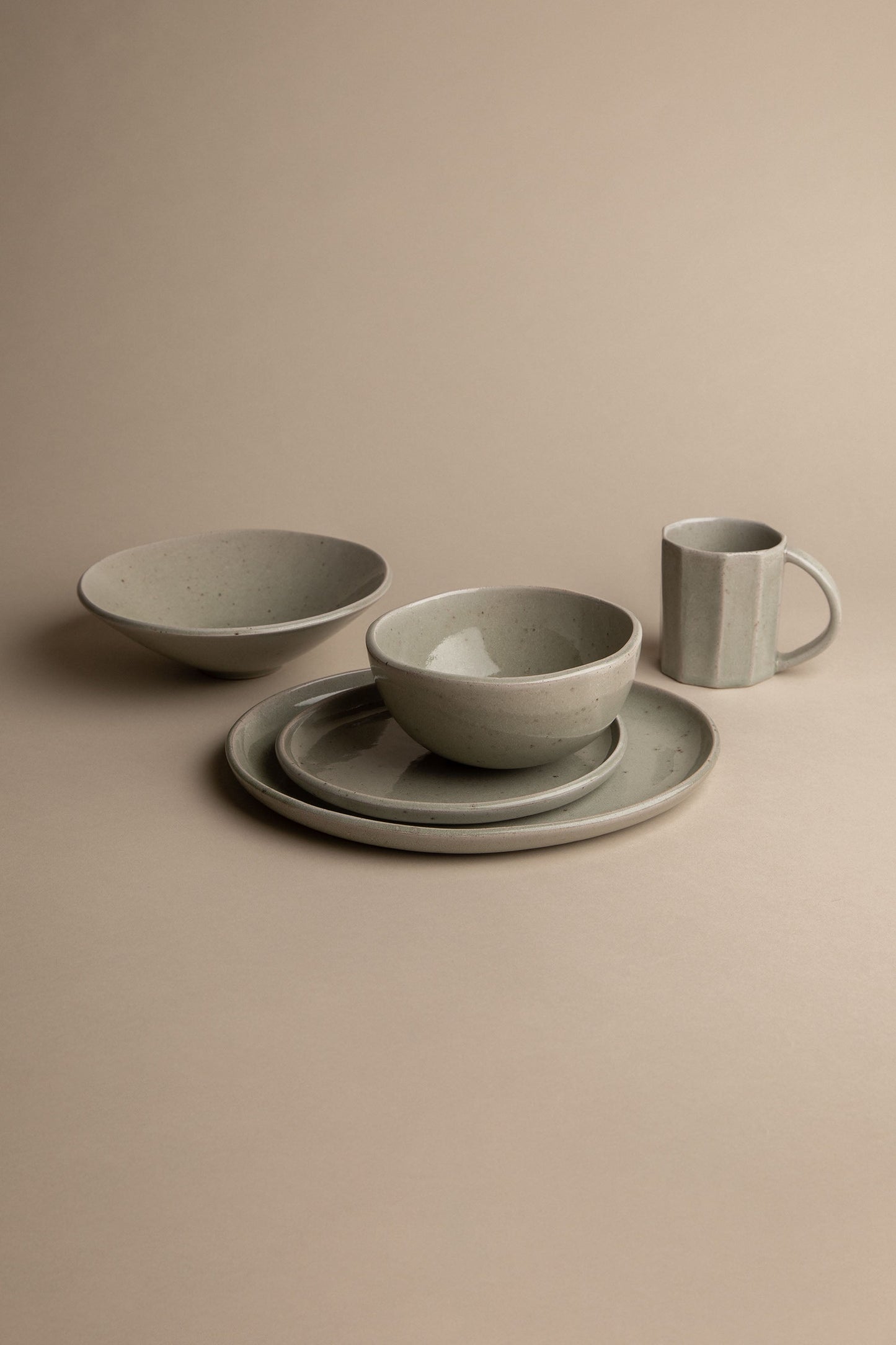 ASHEN SALAD PLATE