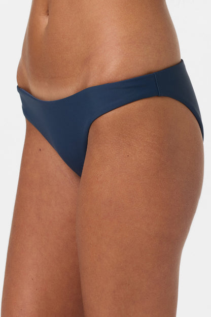 Saltwater Solids Rockley Medium Bottoms