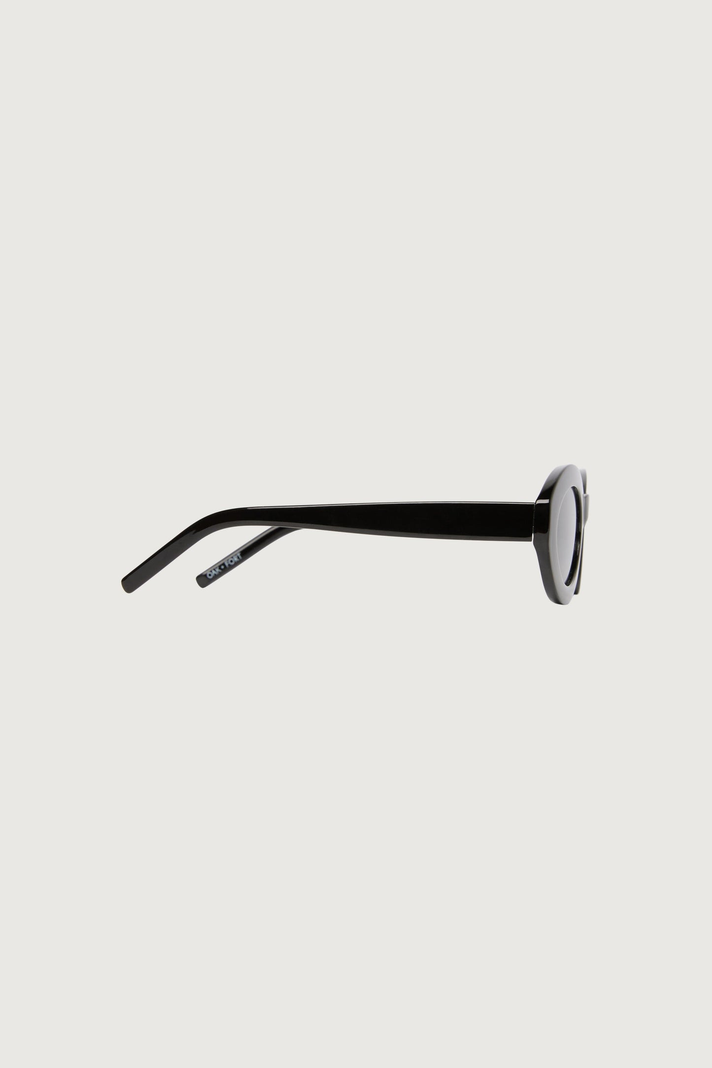 OVAL SUNGLASSES